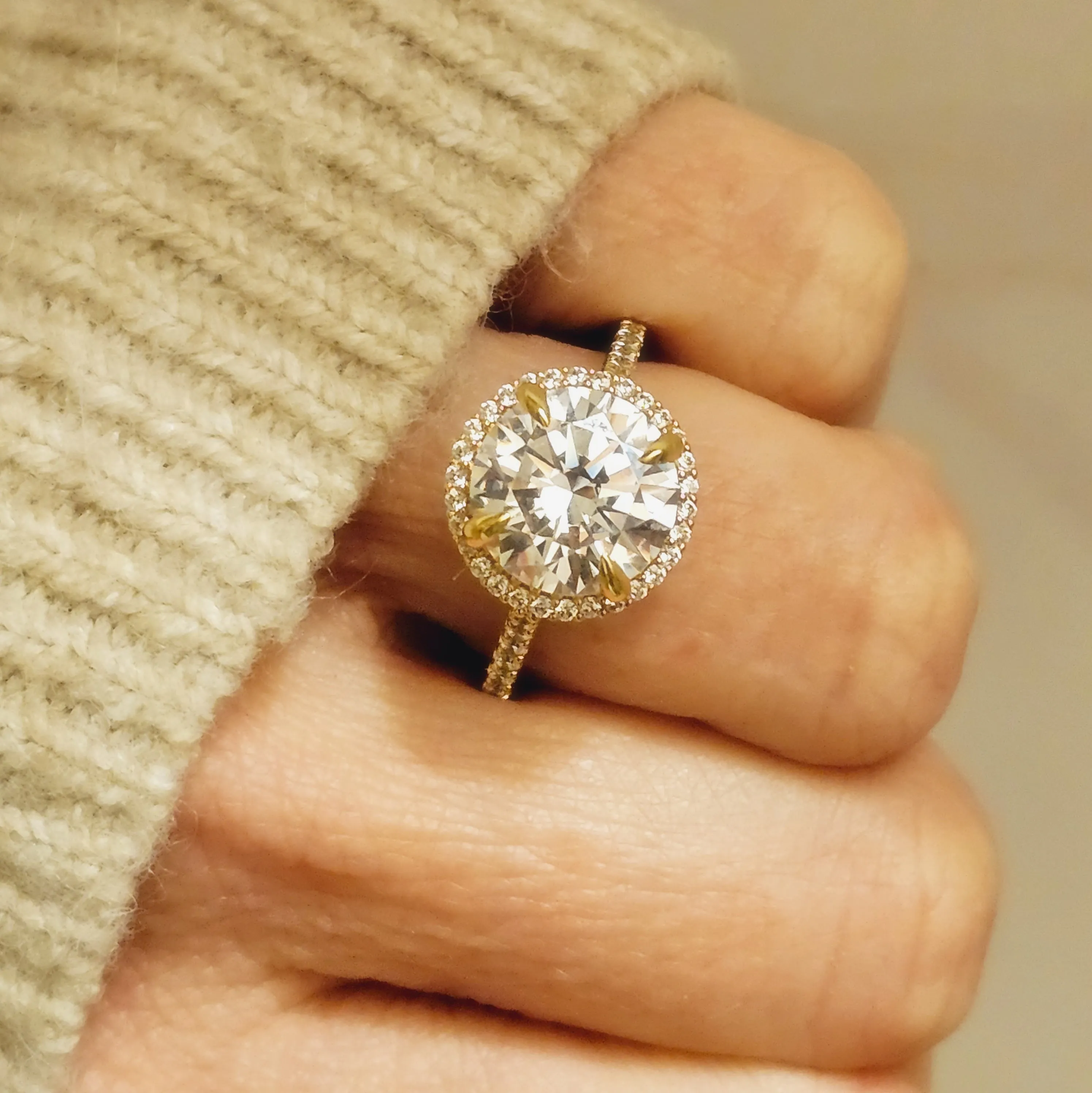 Round Brilliant Diamond Halo Engagement Ring Setting