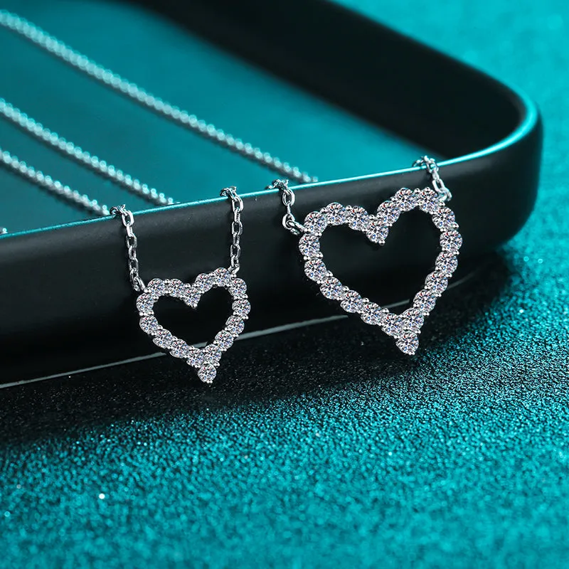 Round Cut Moissanite Diamond Heart-shaped Necklace