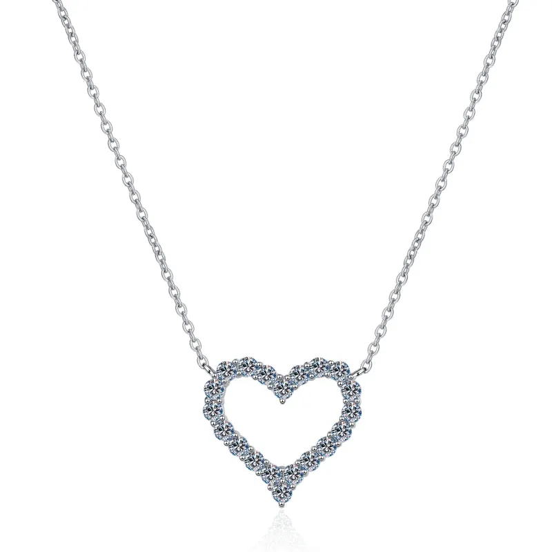 Round Cut Moissanite Diamond Heart-shaped Necklace