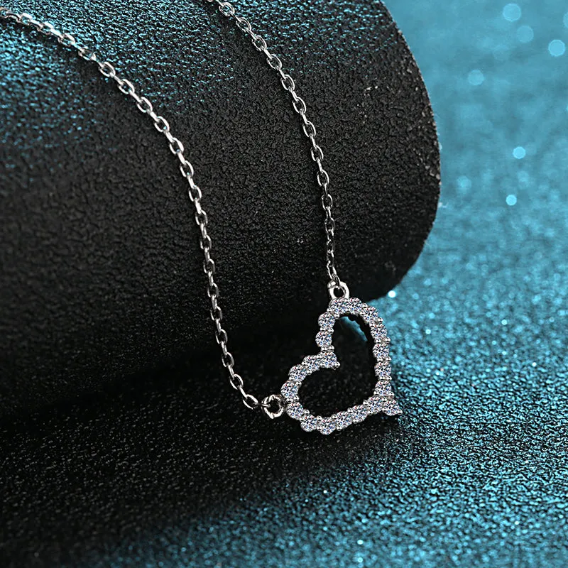 Round Cut Moissanite Diamond Heart-shaped Necklace