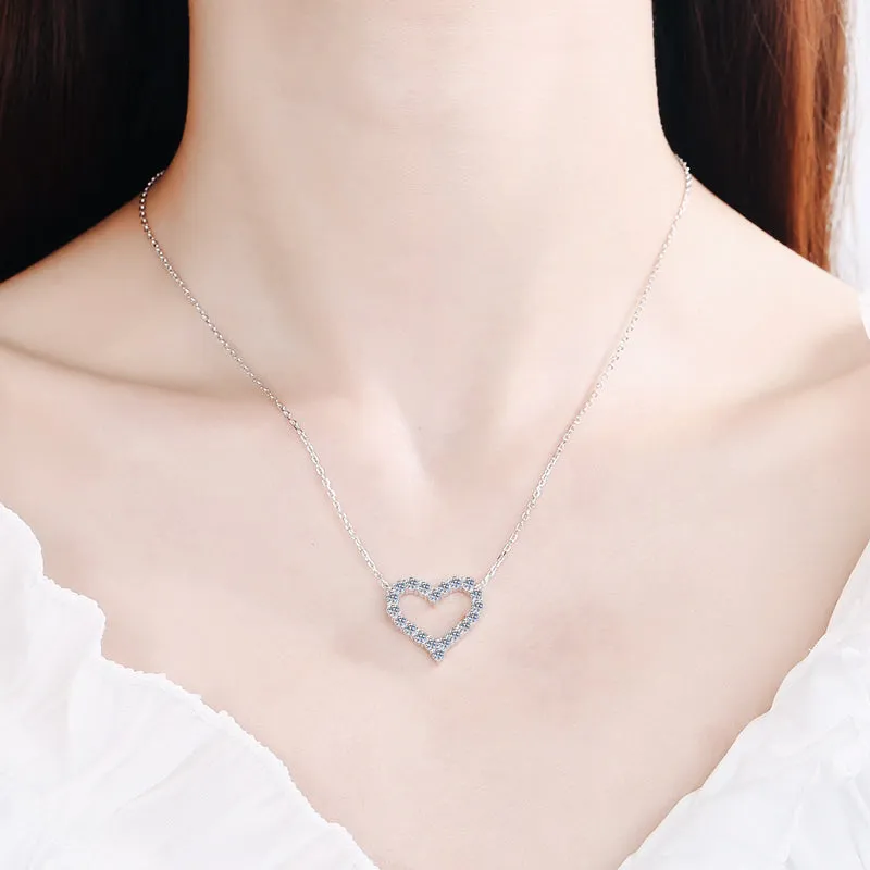 Round Cut Moissanite Diamond Heart-shaped Necklace
