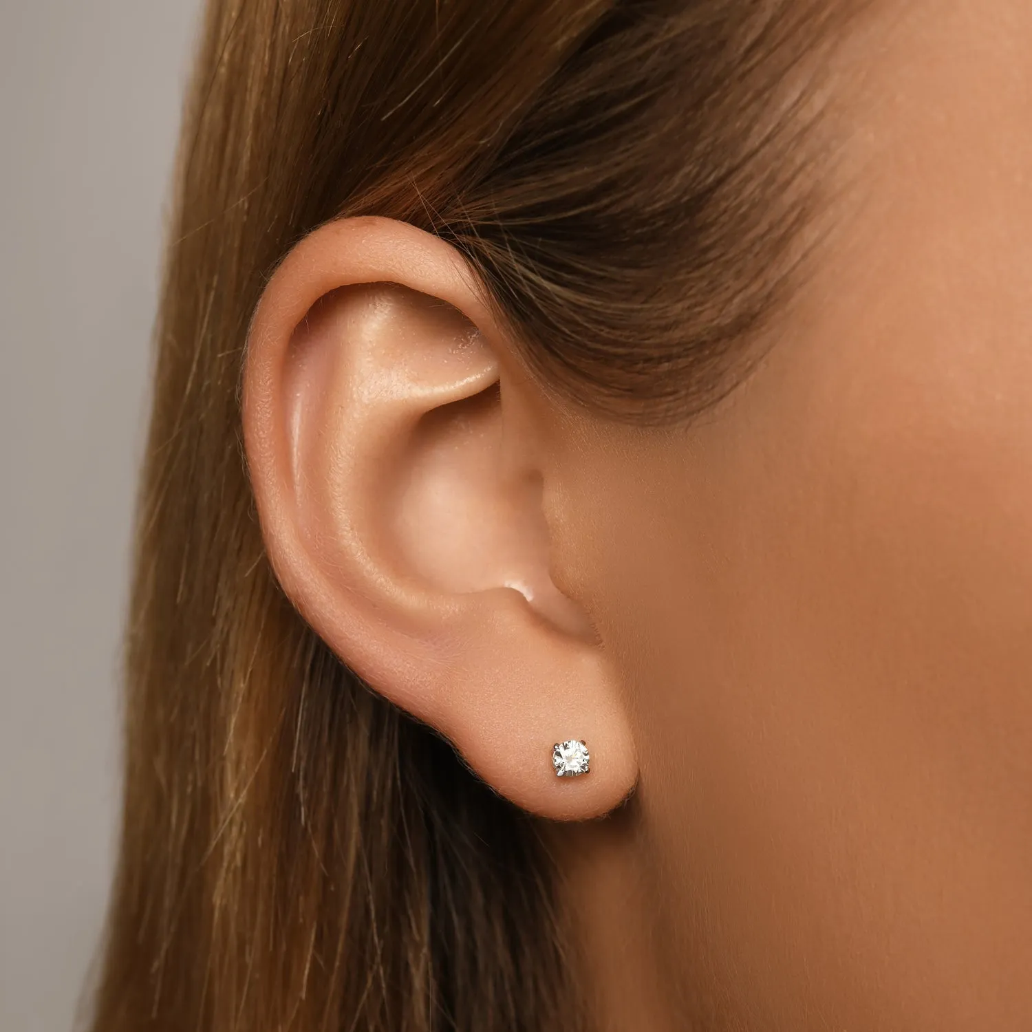 Round Diamond Studs (0.60ct)