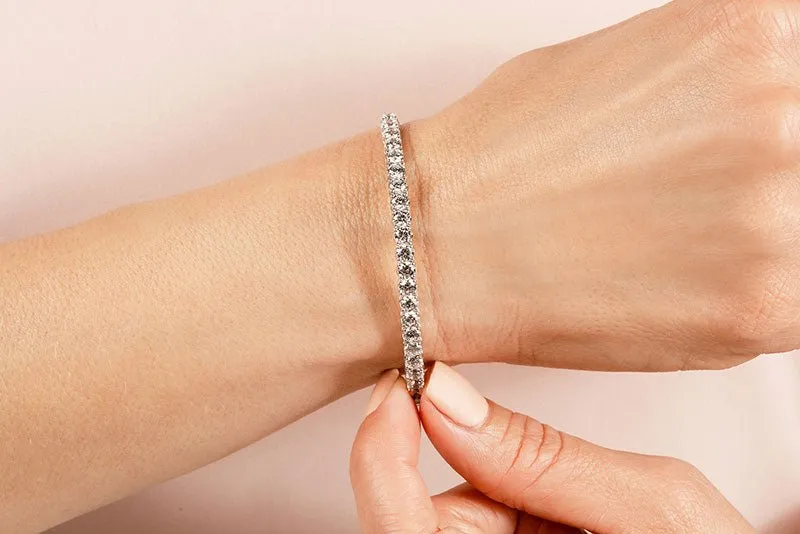 Soft Twist Four Prong Diamond Bangle with 4.00 ct.(finished) 3.5mm