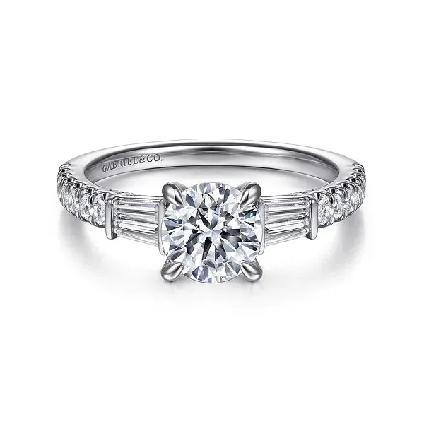 Three Stone Round Diamond Engagement Ring Mounting