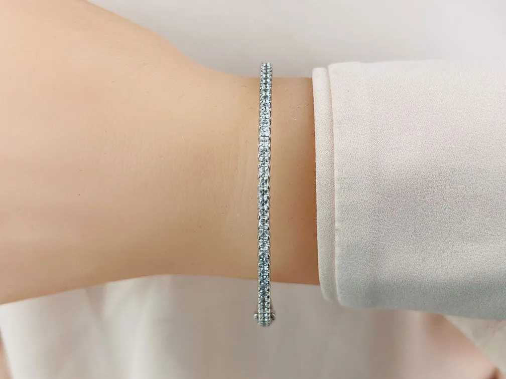 Timeless Elegance Princess Cut Bangle Diamond  with 4.05 ct.(finished) 3mm