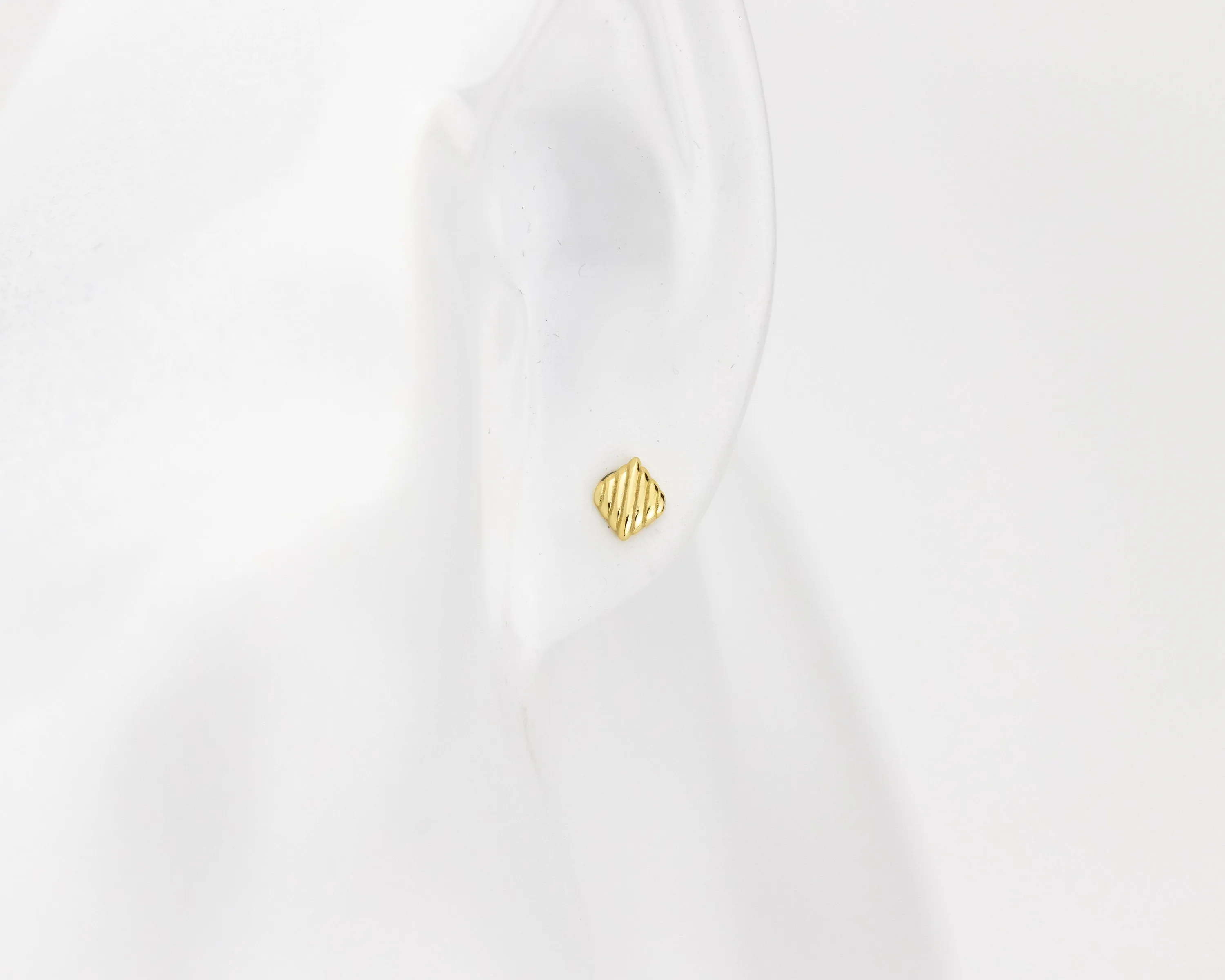 Tiny ribbed stud, mini square, diamond shaped stud, dainty, textured, geometric, minimalist, tiny earring, boho, art deco, vintage, 925