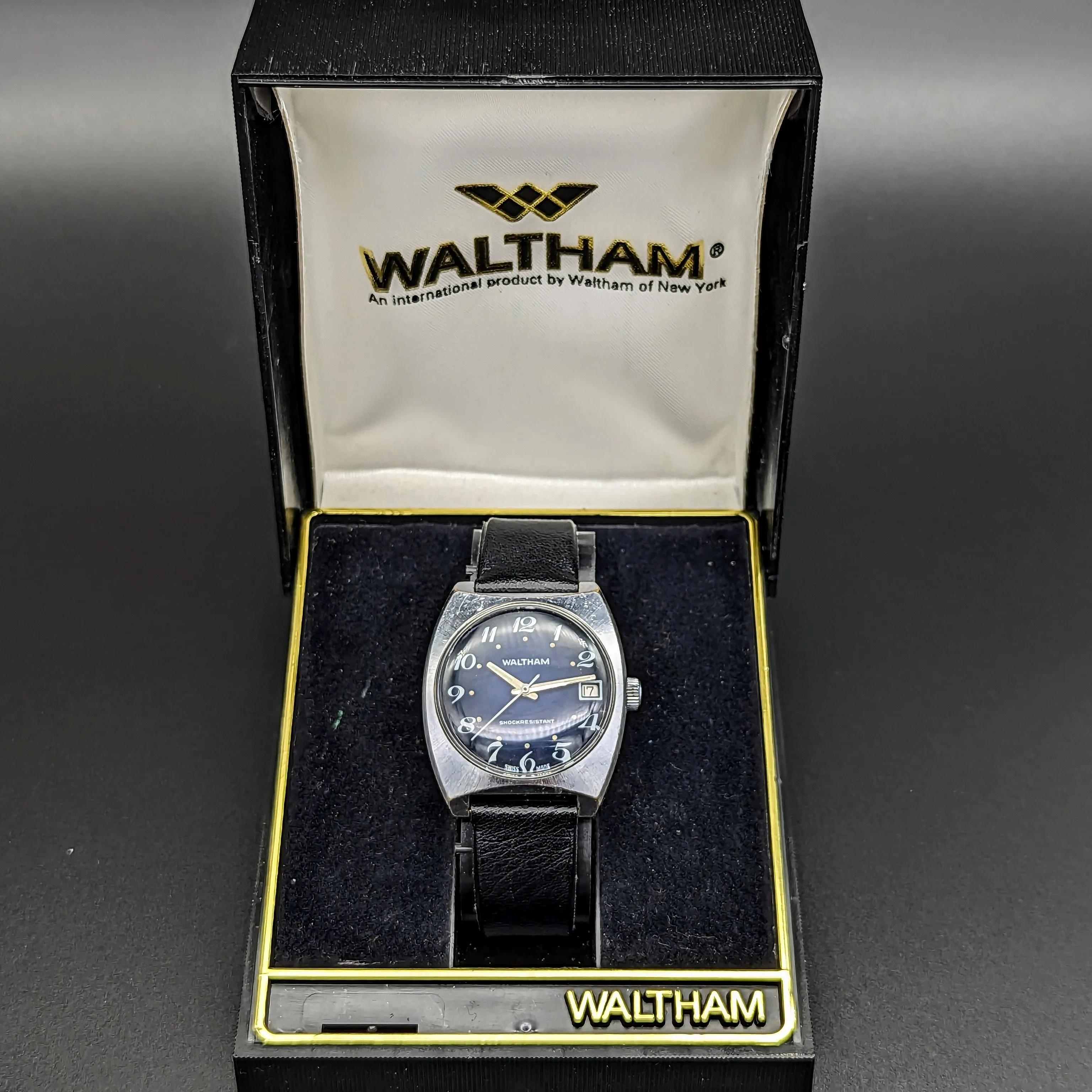 WALTHAM Shockresistant Wristwatch 7 Jewels Cal. ST 96-4 Date Indicator Blue Dial Swiss Watch
