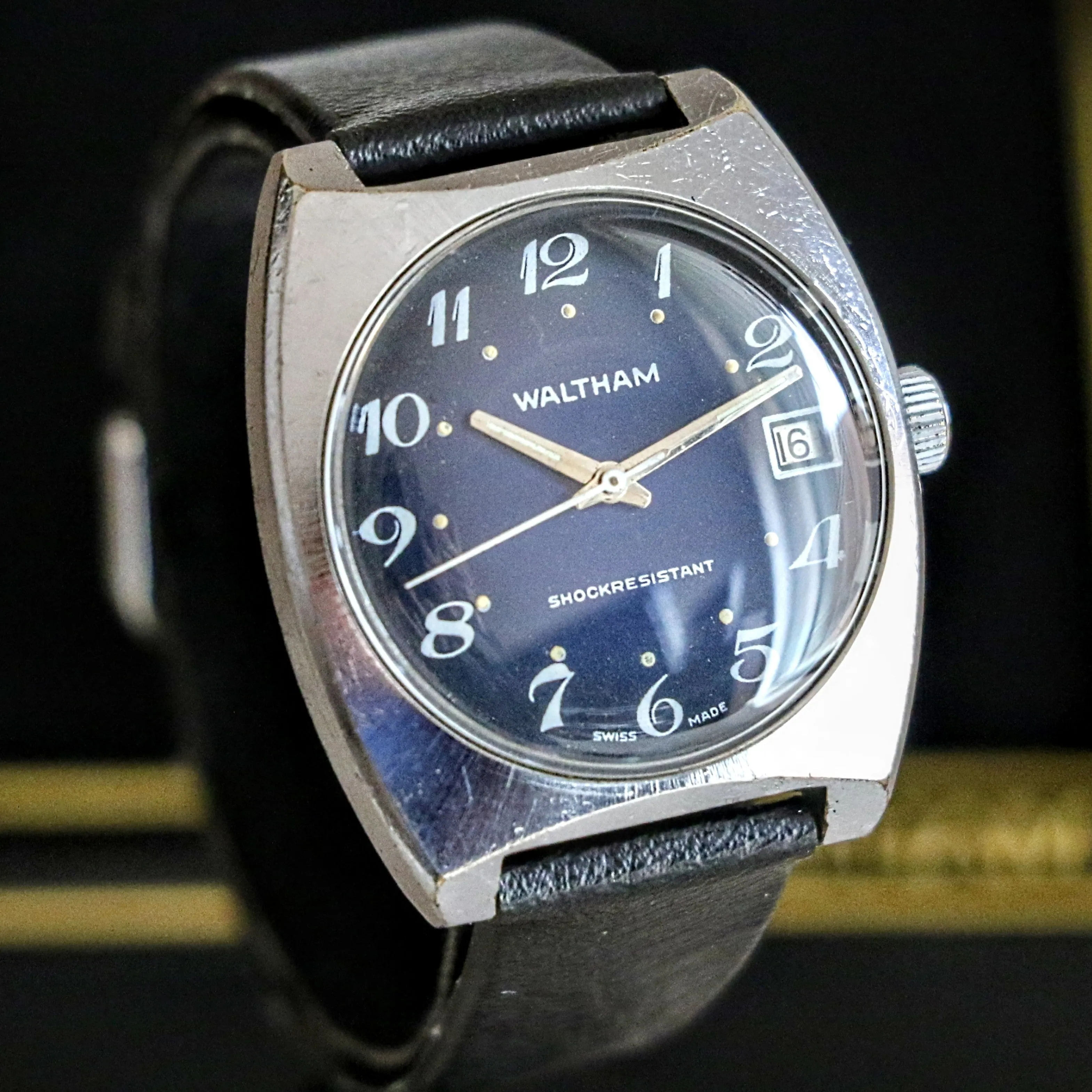 WALTHAM Shockresistant Wristwatch 7 Jewels Cal. ST 96-4 Date Indicator Blue Dial Swiss Watch