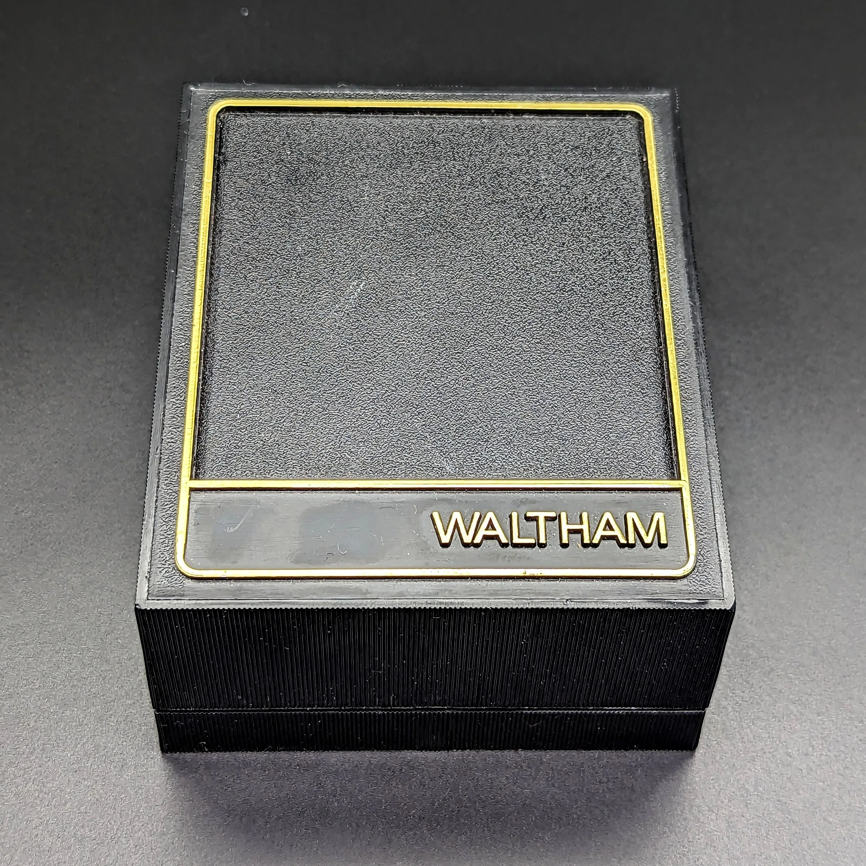 WALTHAM Shockresistant Wristwatch 7 Jewels Cal. ST 96-4 Date Indicator Blue Dial Swiss Watch