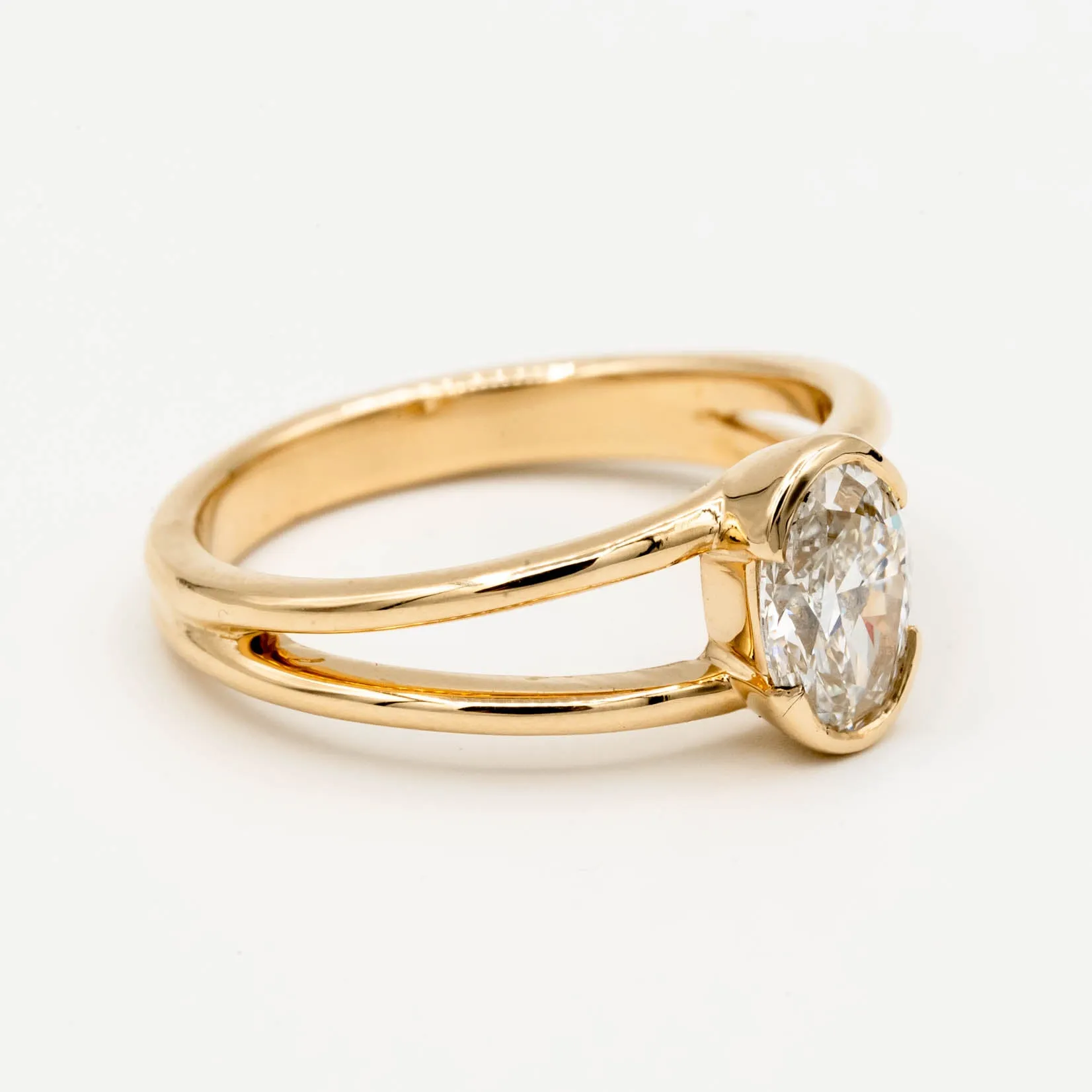 Willow Engagement Ring | 1.01ct Oval Lab-Grown Diamond | 14k Yellow Gold