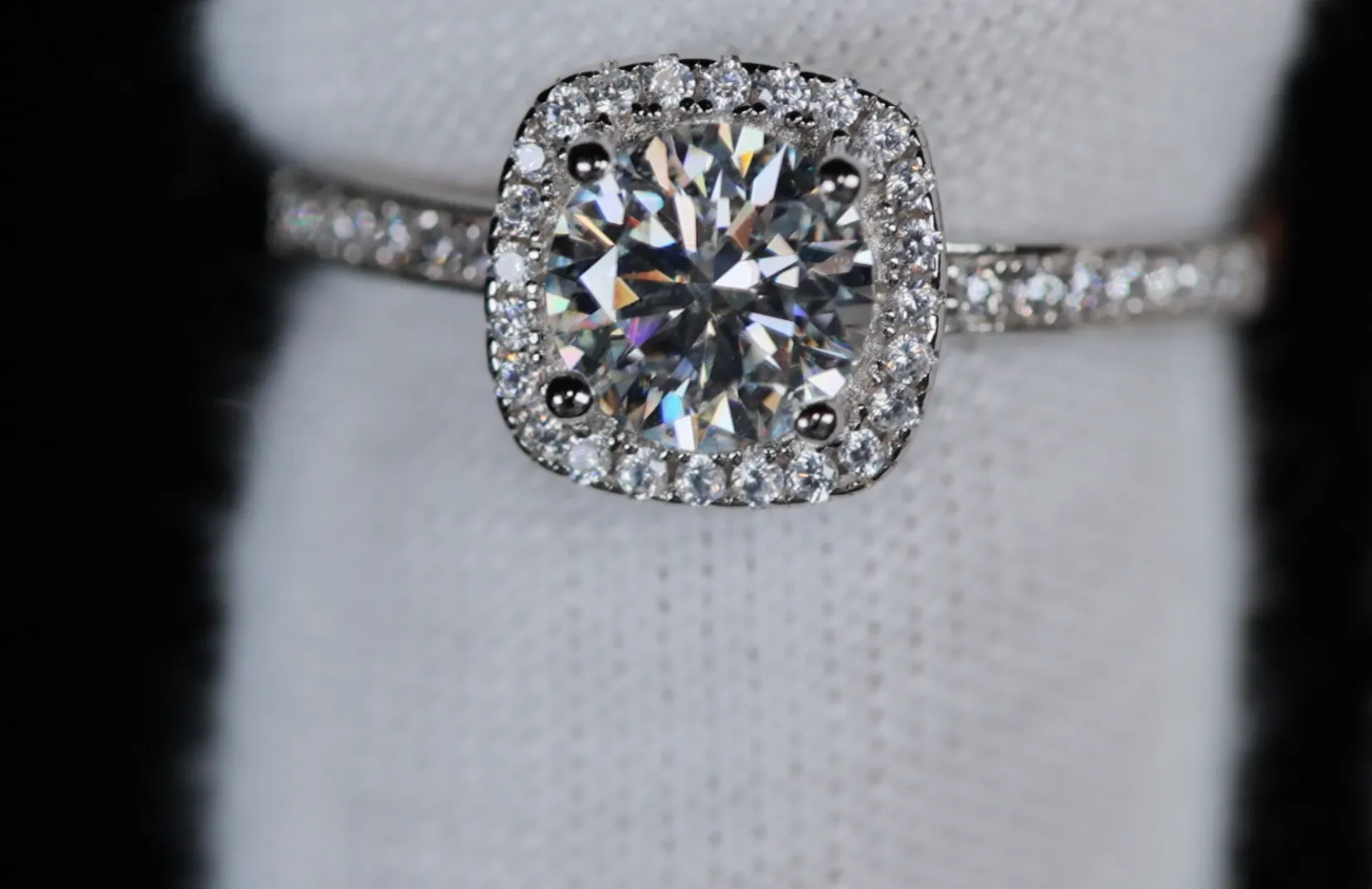 Womens Moissanite Diamond Engagement Ring | Moissanite Engagement Rings
